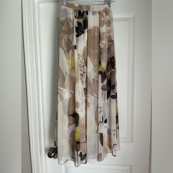 Tiered Maxi Skirt - Picture 8 of 10